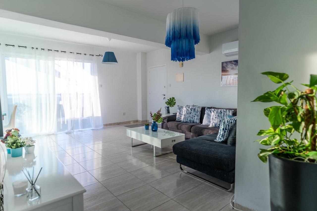 라르나카 Makenzy Seaview Penthouse 아파트 외부 사진