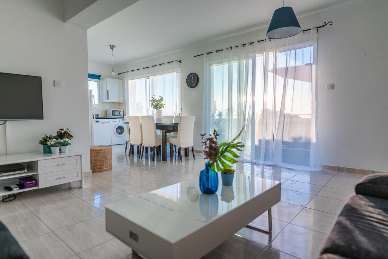 라르나카 Makenzy Seaview Penthouse 아파트 외부 사진