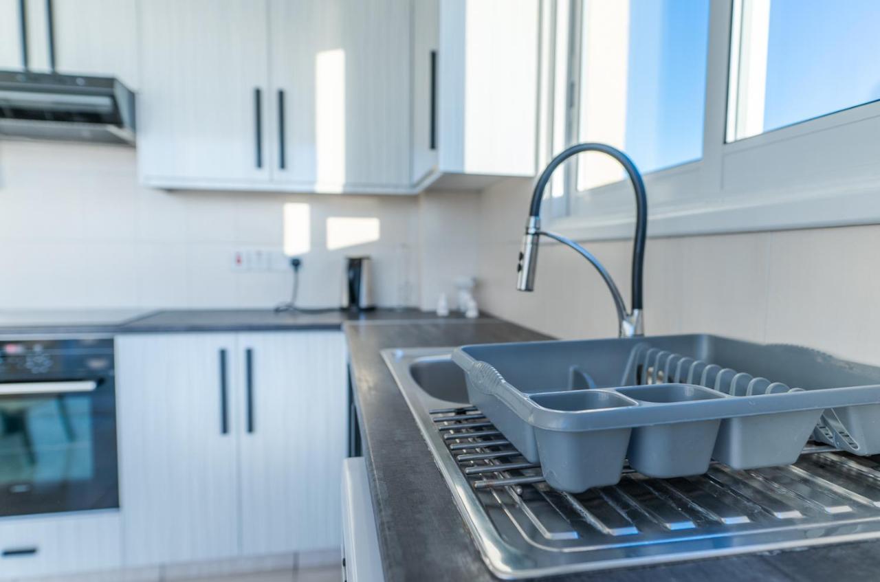 라르나카 Makenzy Seaview Penthouse 아파트 외부 사진