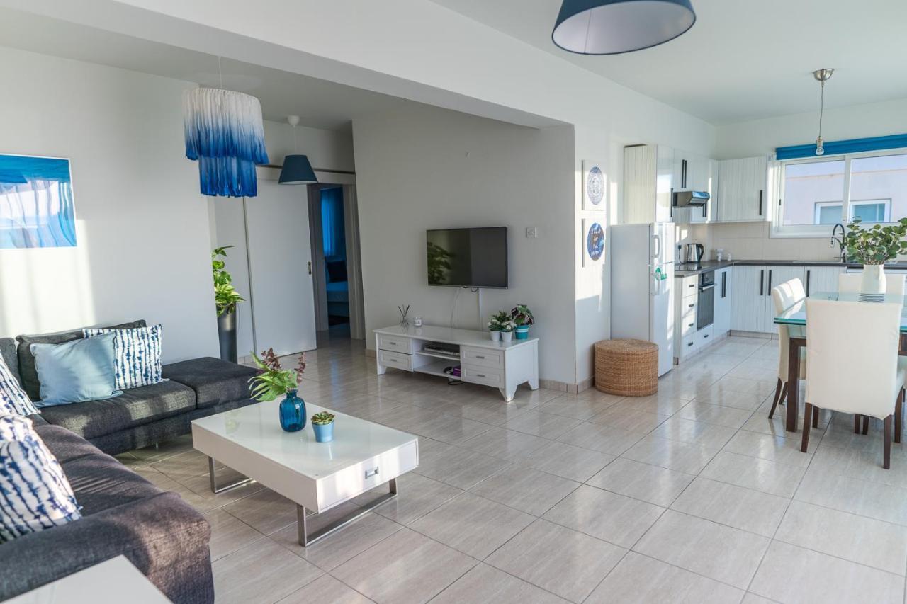 라르나카 Makenzy Seaview Penthouse 아파트 외부 사진