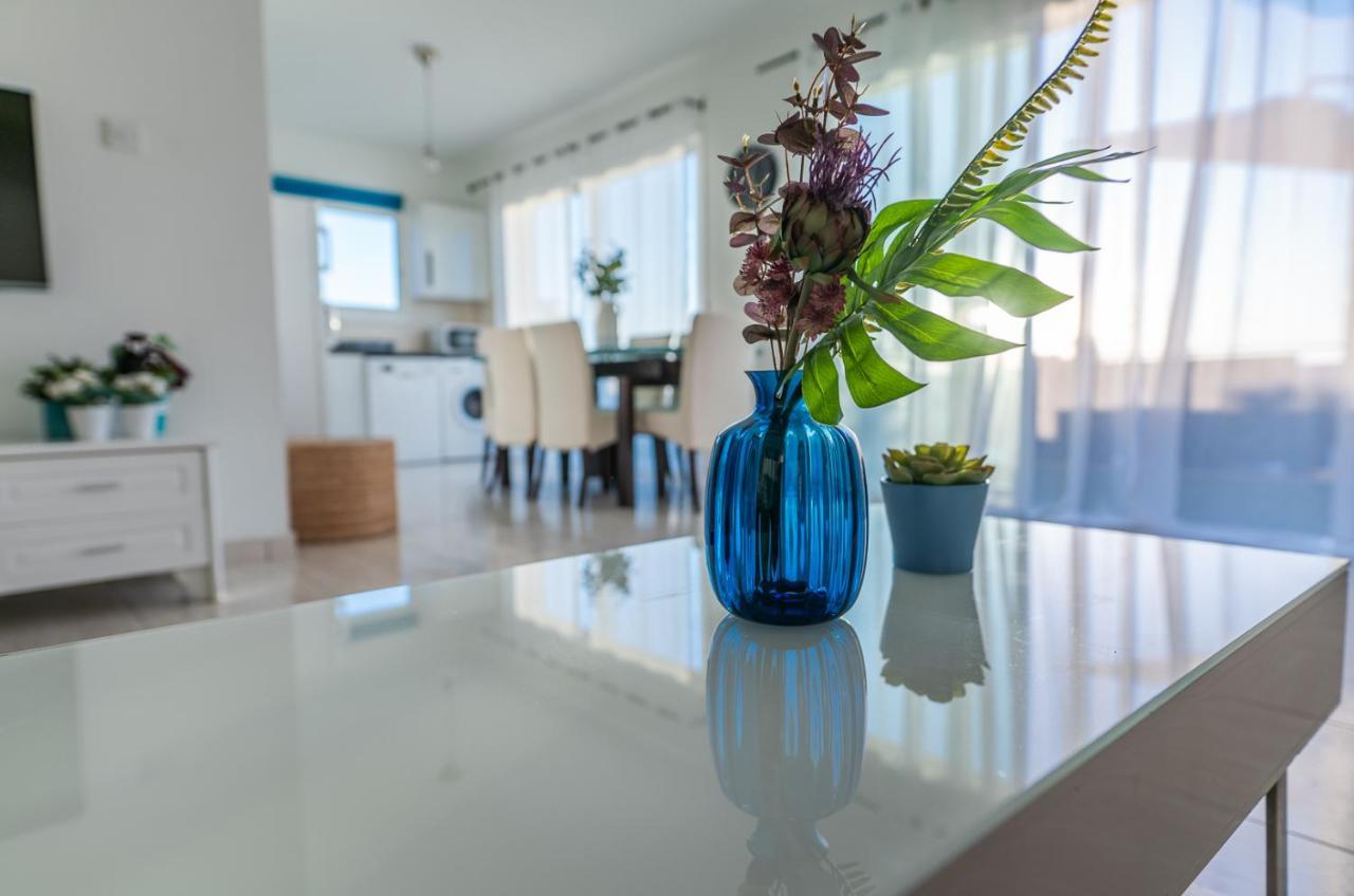 라르나카 Makenzy Seaview Penthouse 아파트 외부 사진
