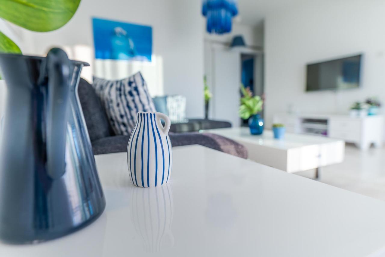 라르나카 Makenzy Seaview Penthouse 아파트 외부 사진