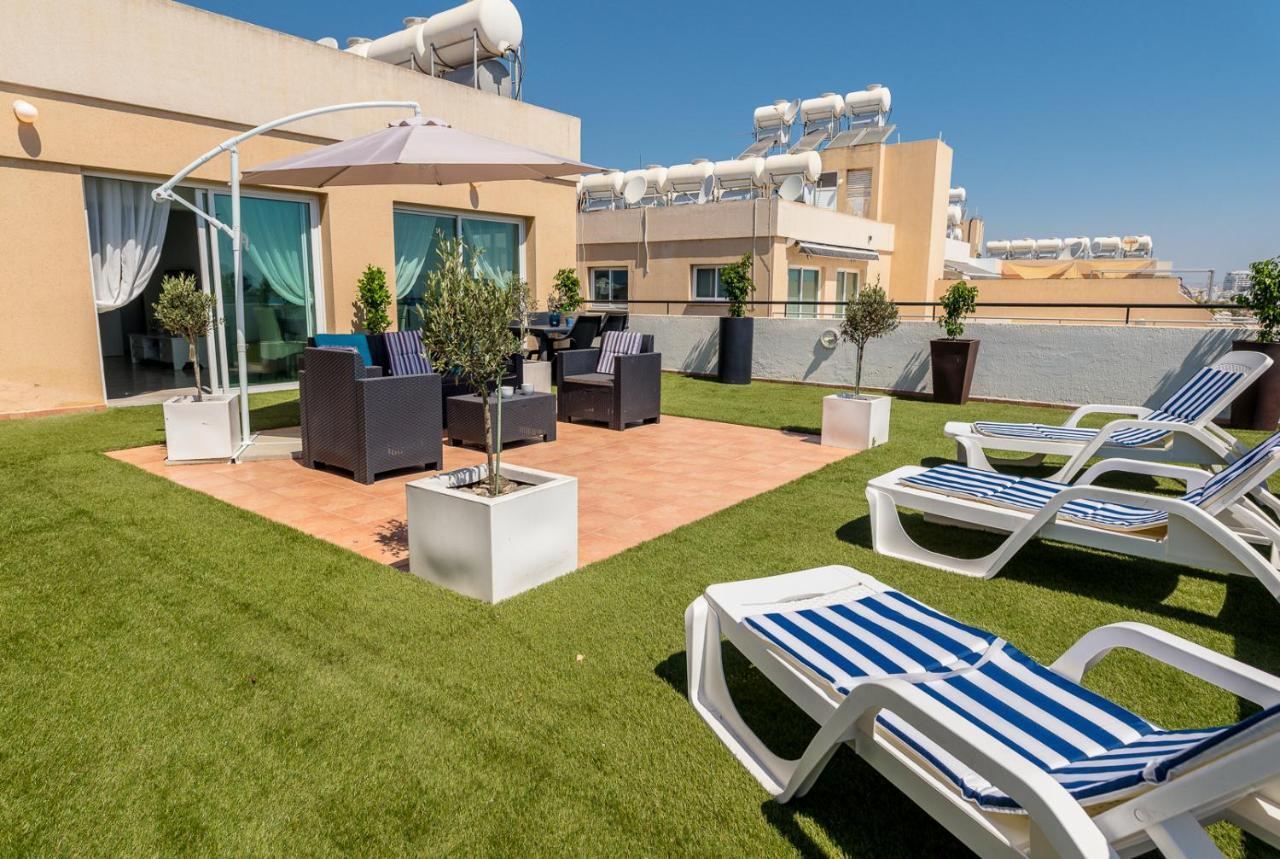 라르나카 Makenzy Seaview Penthouse 아파트 외부 사진