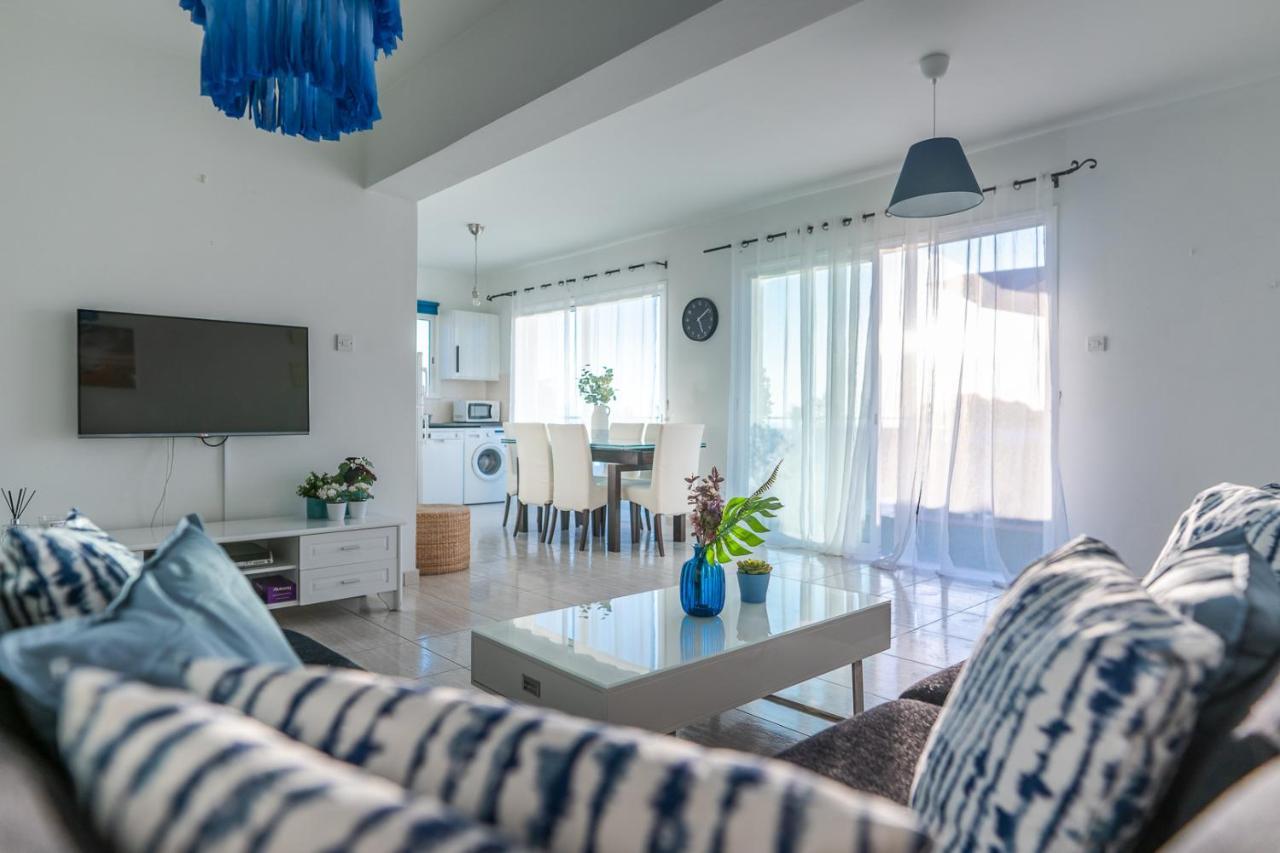라르나카 Makenzy Seaview Penthouse 아파트 외부 사진